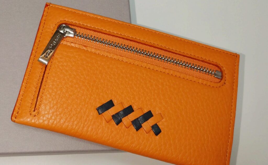 ソルソマーレ スマート財布のファスナー YKKエクセラファスナーを使用